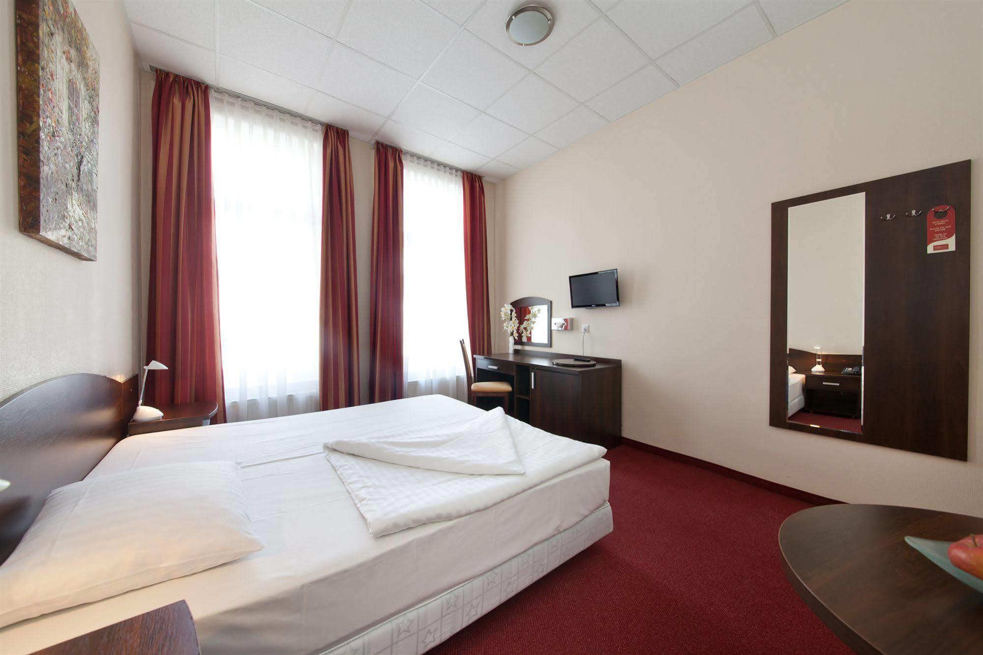 Polo Am Zob Hotel 3*