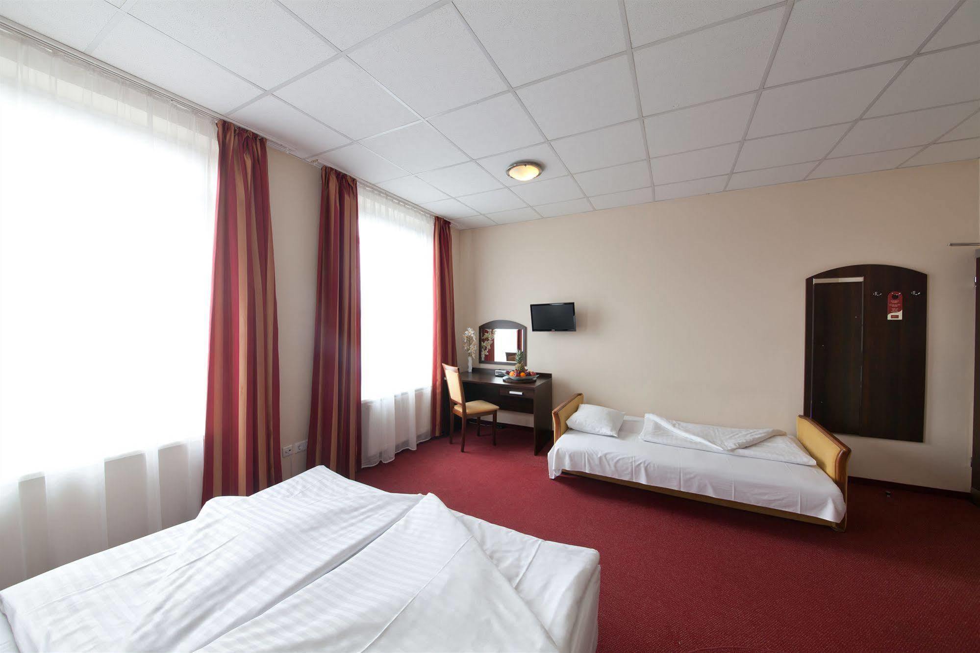 Hotel Polo Am Zob