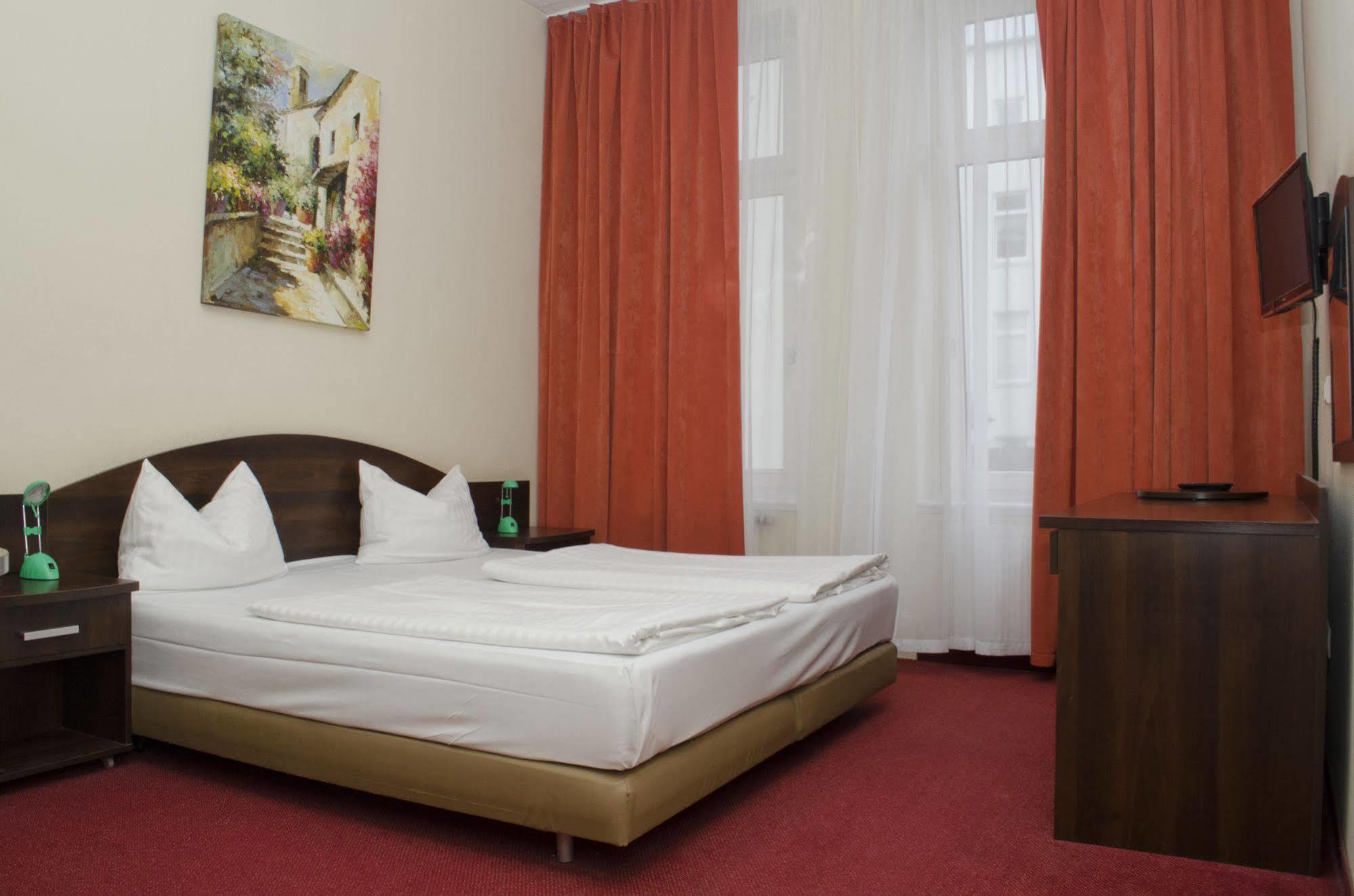 Polo Am Zob Hotel
