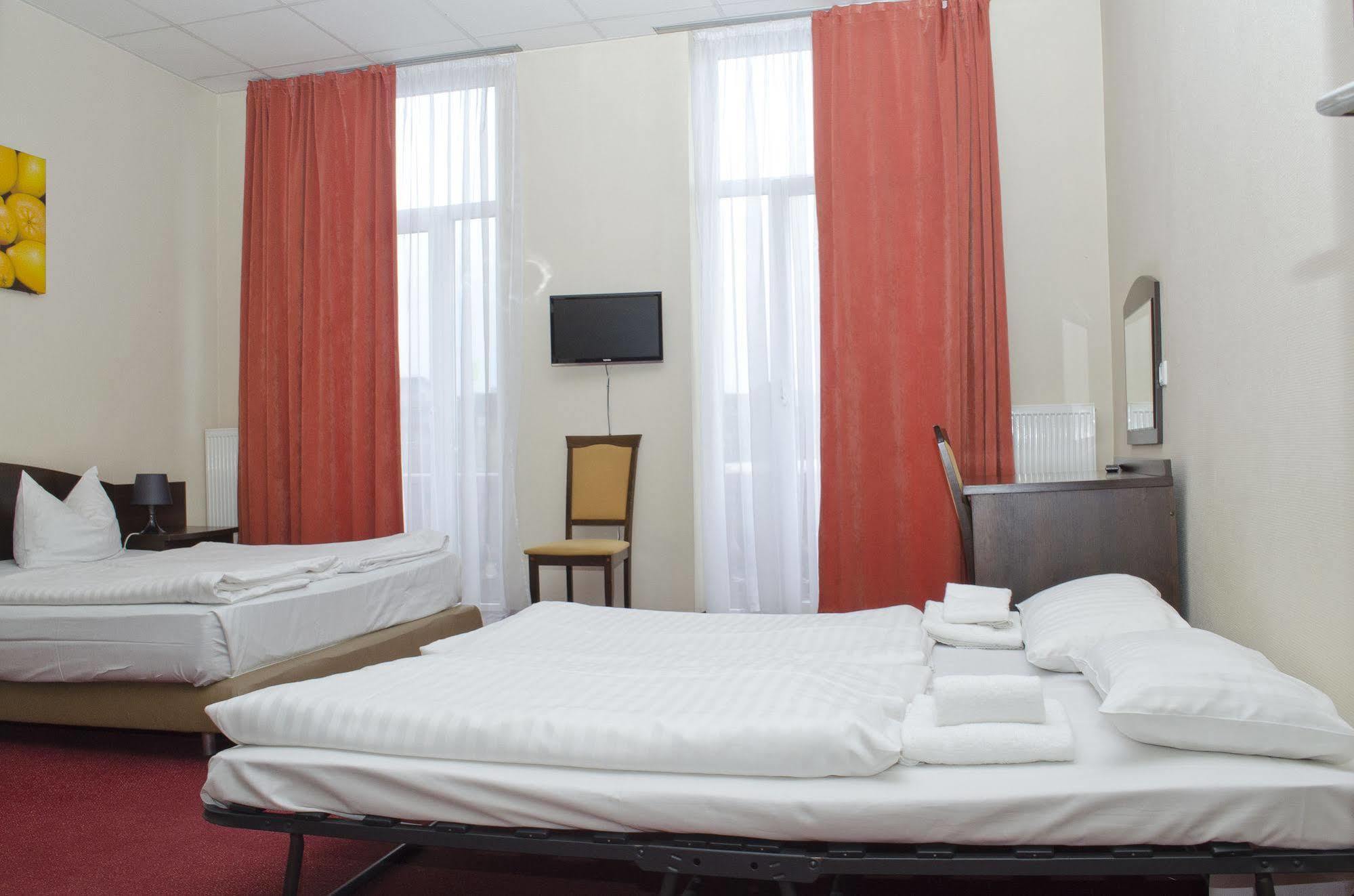 Hotel Polo Am Zob