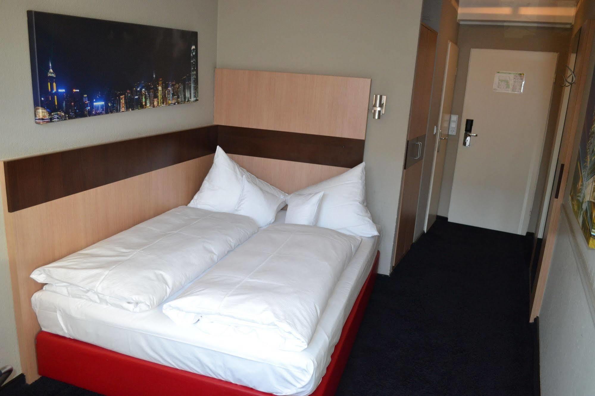 Hotel Am Rothenbaum 3*