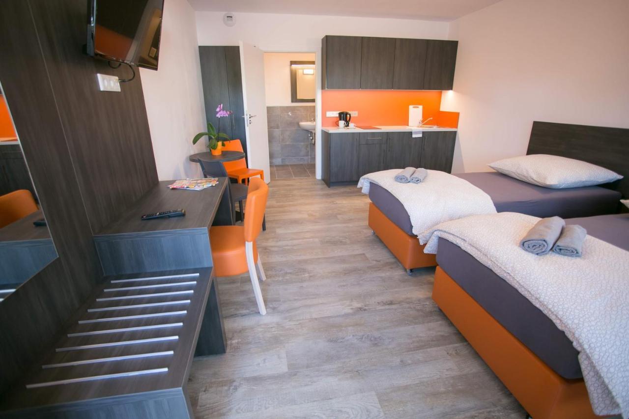 Hotel A7 2*