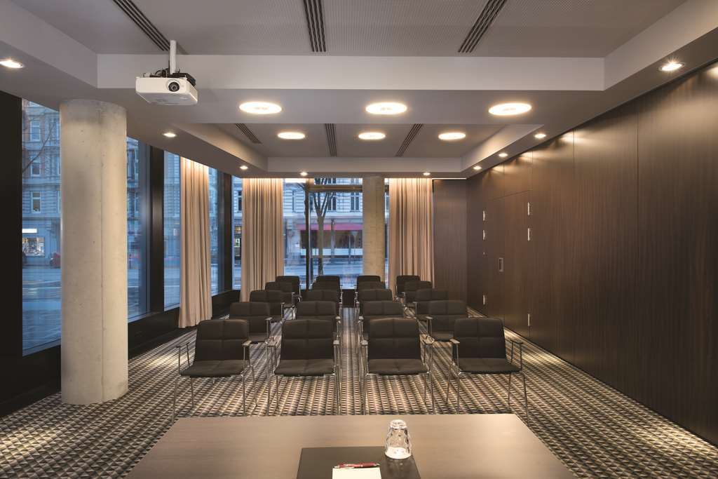 Hotel Adina Speicherstadt 4*