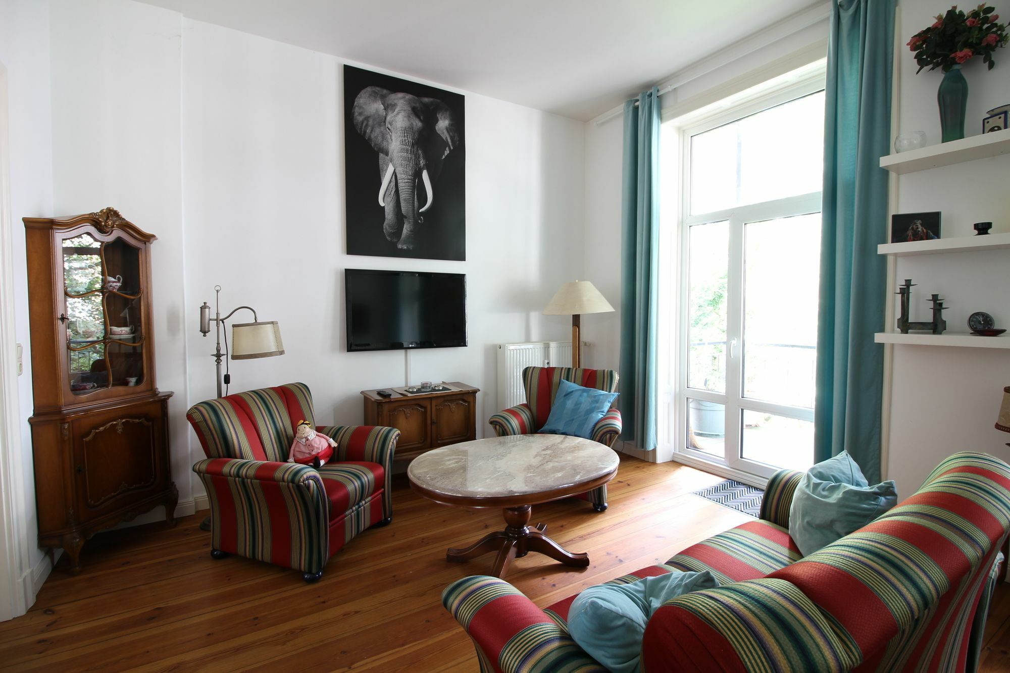 Exclusive Station Apartment