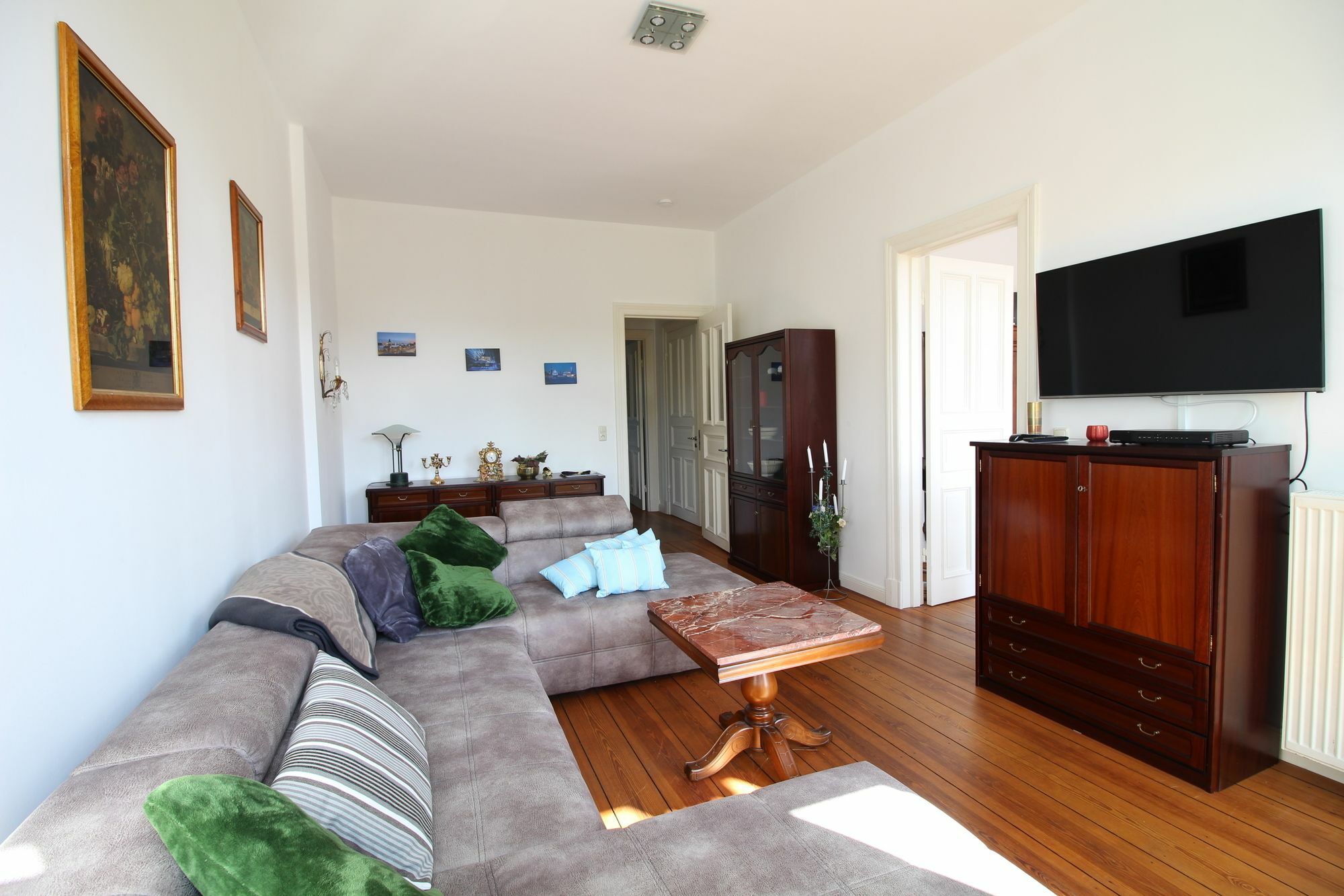 Exclusive Station Apartment