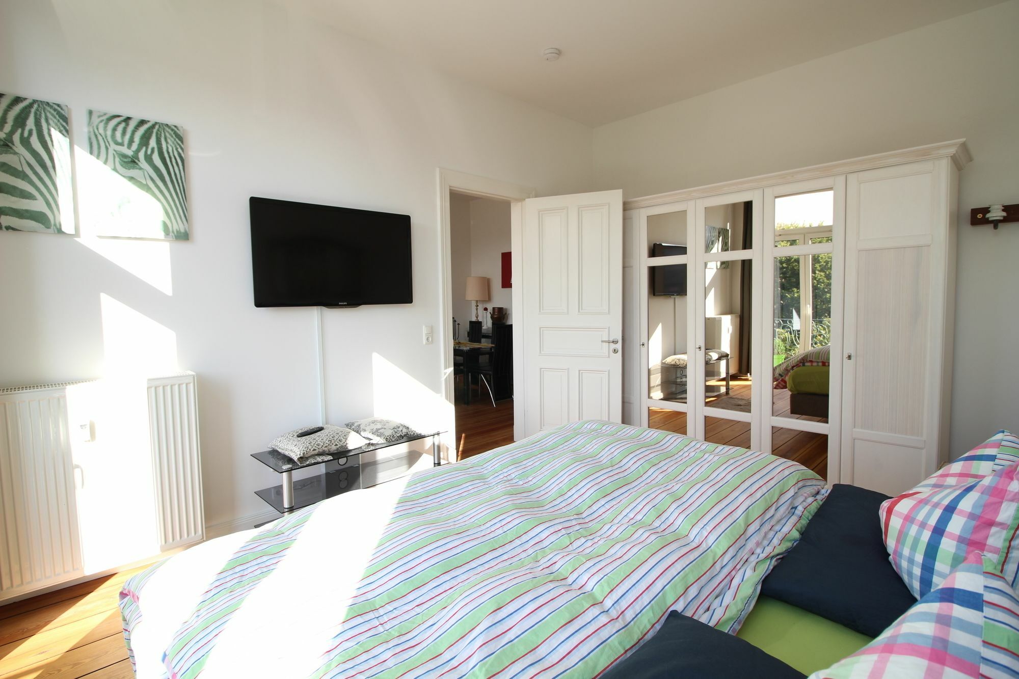 Exclusive Station Apartment *