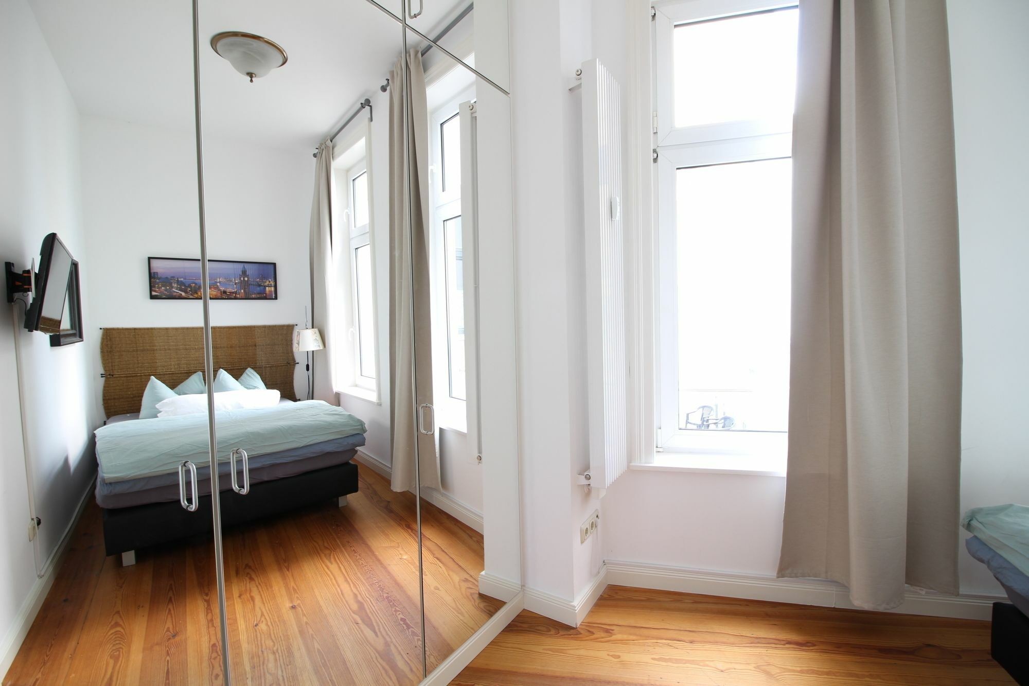 Exclusive Station Apartment