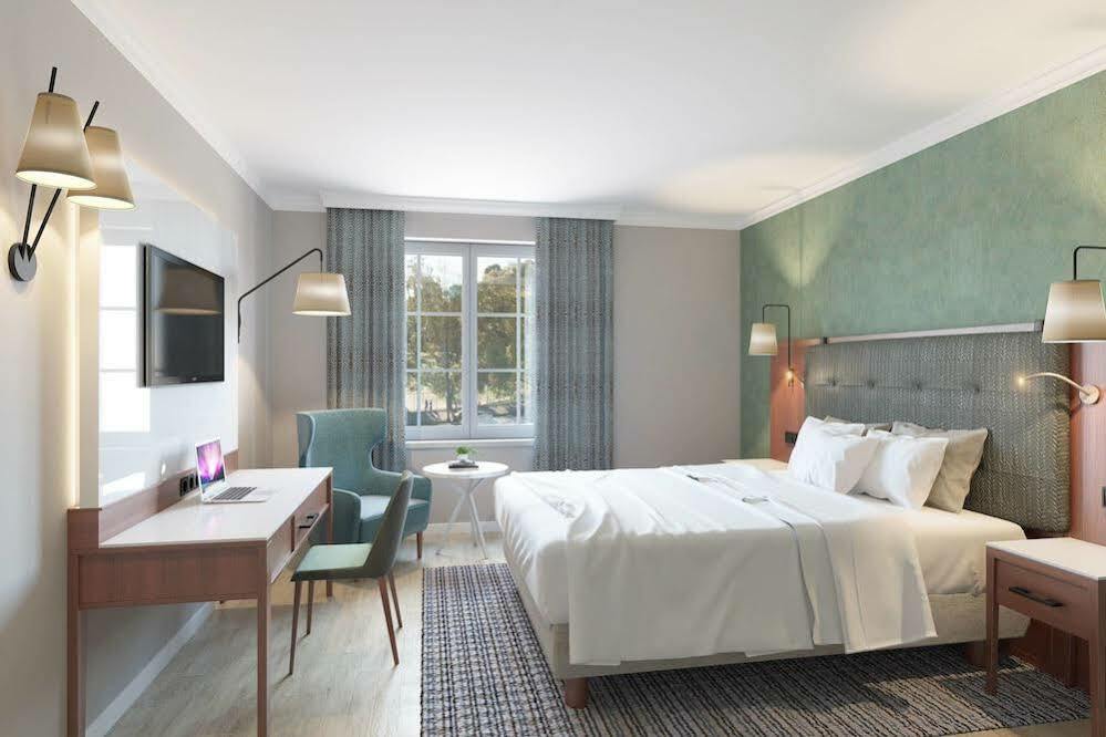 Courtyard By Marriott Airport Hotel 4*