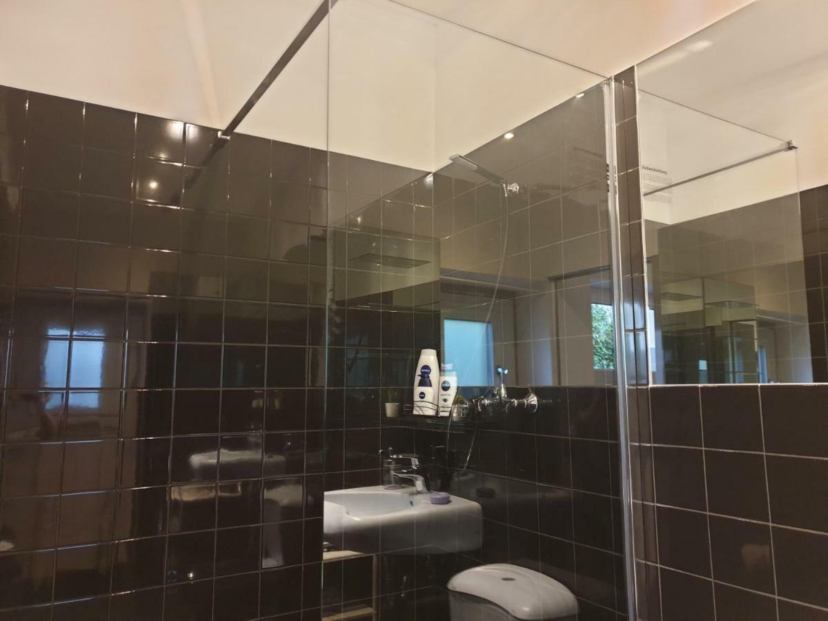 Apartment Industrial Loft House +luxury Bathroom Hamburg