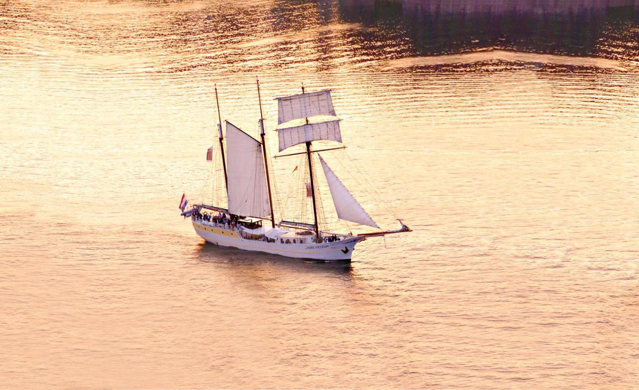 Segelschiff Mare Frisium Botel